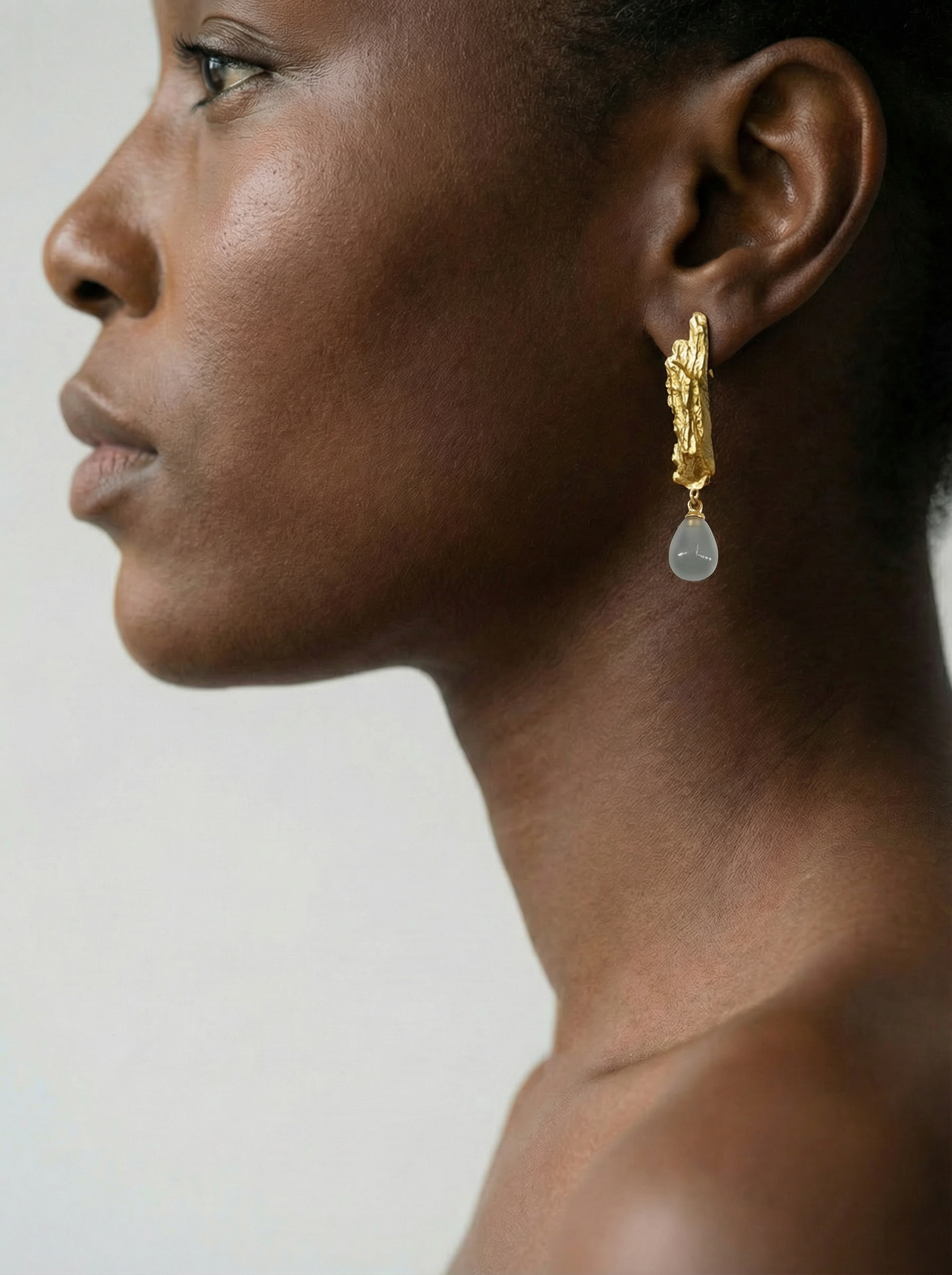 Barkens Röst Örhängen Måsten Guld