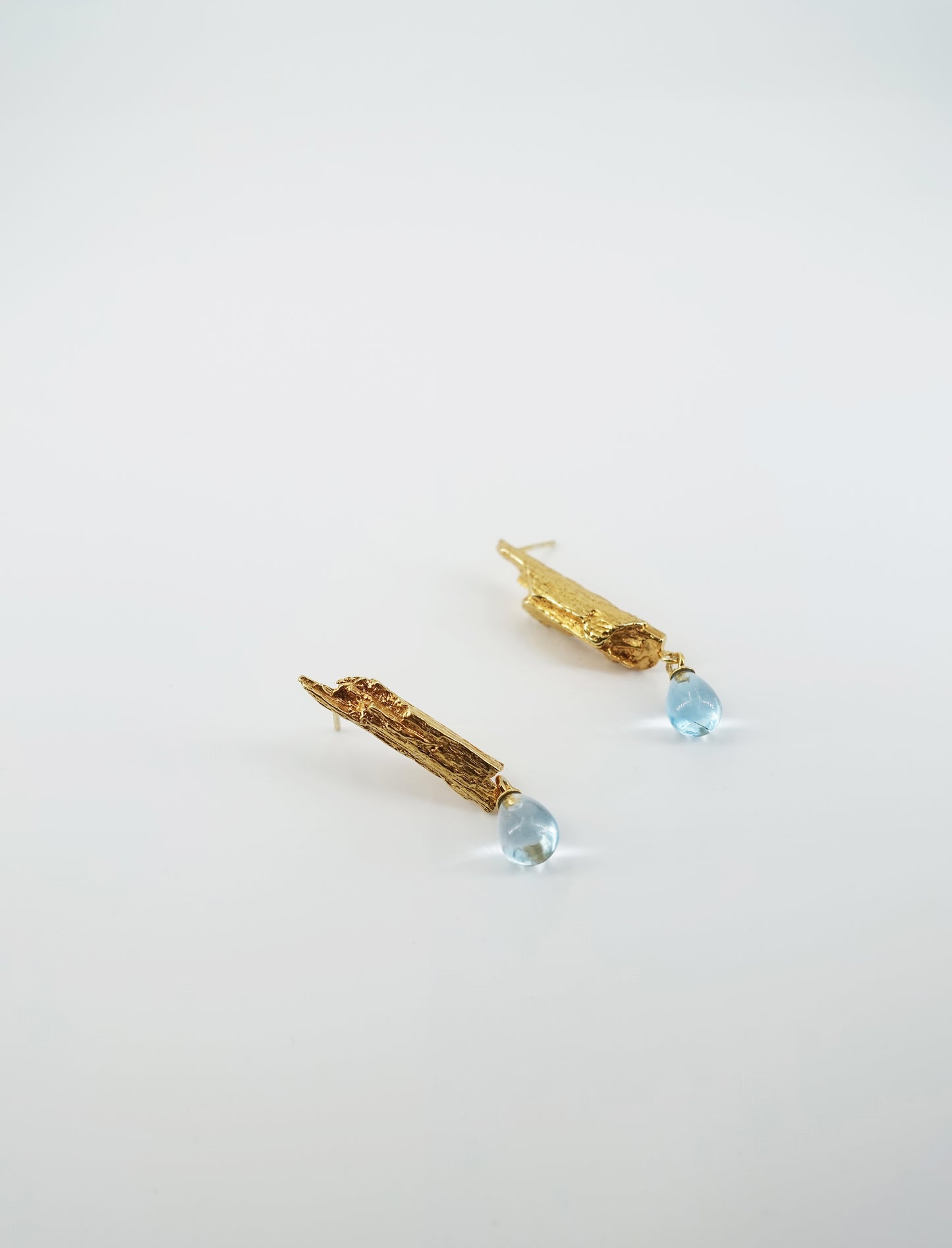 Barkens Röst Örhängen Nr.Ⅱ Guld